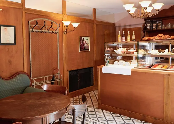 博尔豪斯柏林旅舍 *